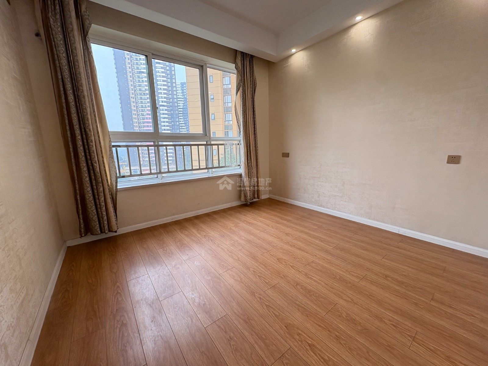 M-28667二手房图片